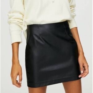 Aritzia Wilfred Free Oracle Faux Vegan Leather Skirt